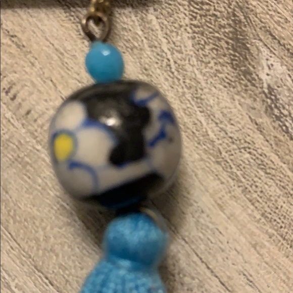 Unique Earrings - Picture 2 of 4